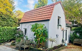 B&B In de aap gelogeerd